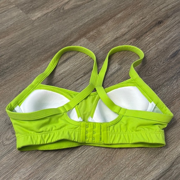 Victoria's Secret Green Sports Bra - Picture 3 of 4